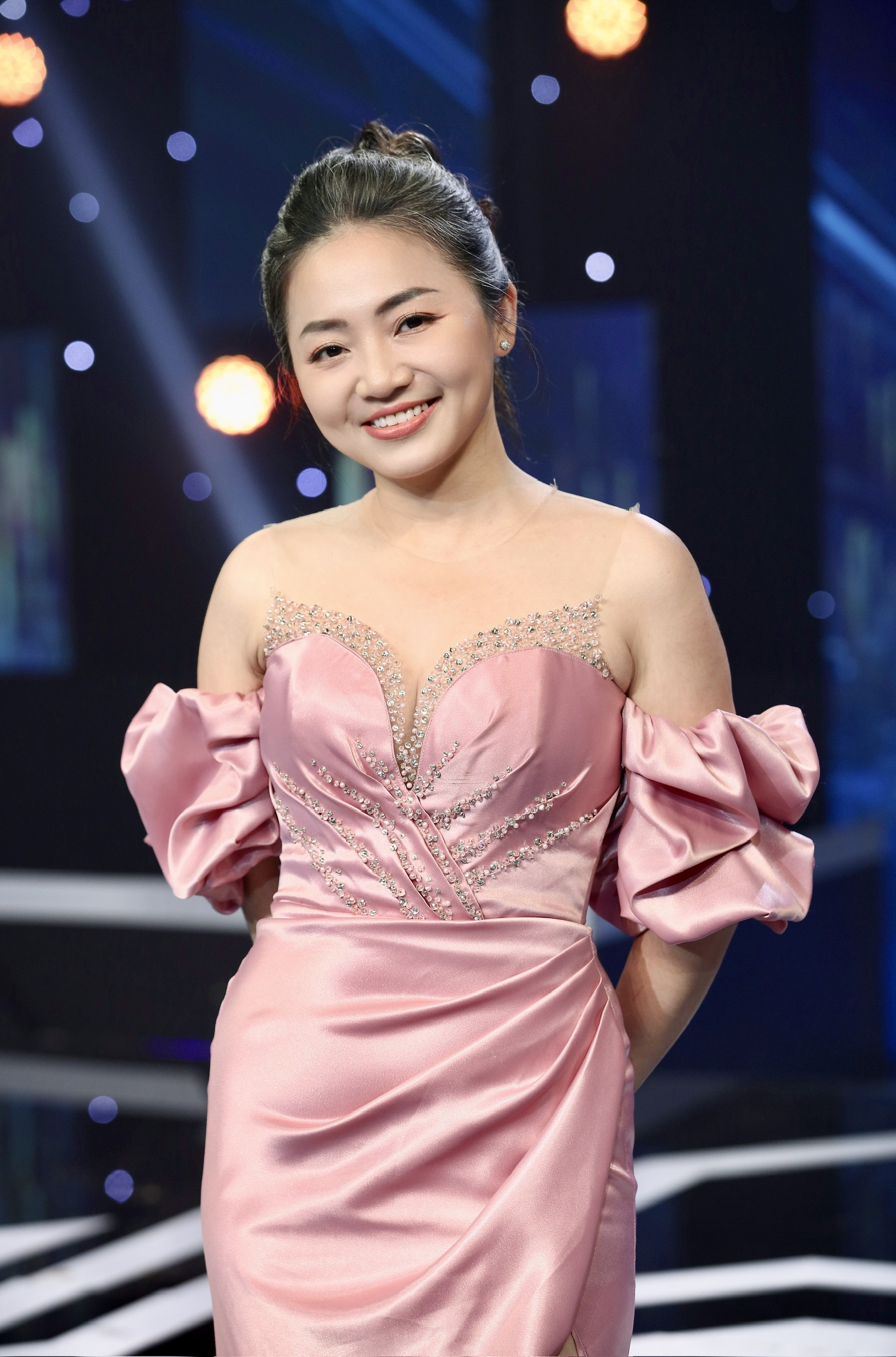 Giảng viên Thanh Lan: Hát nhép vì áp lực lịch diễn là không thuyết phục
- Ảnh 2.