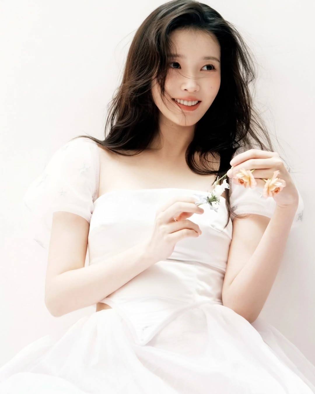 Chả ai 33 tuổi vẫn như mới học cấp 2 thế này đâu: Ăn gì trẻ hoài vậy trời, thời gian cũng phải chịu thua- Ảnh 3.