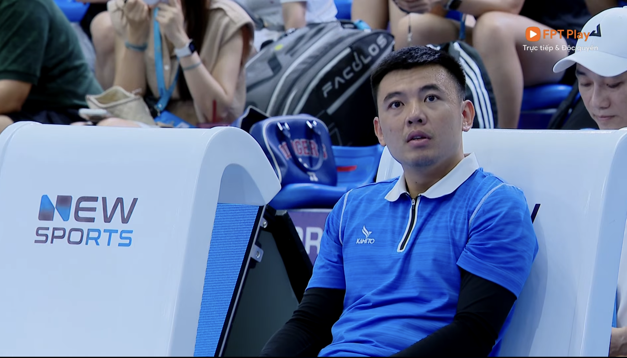 Tranh cãi tình huống Lý Hoàng Nam dính Tranh cãi tình huống Lý Hoàng Nam dính