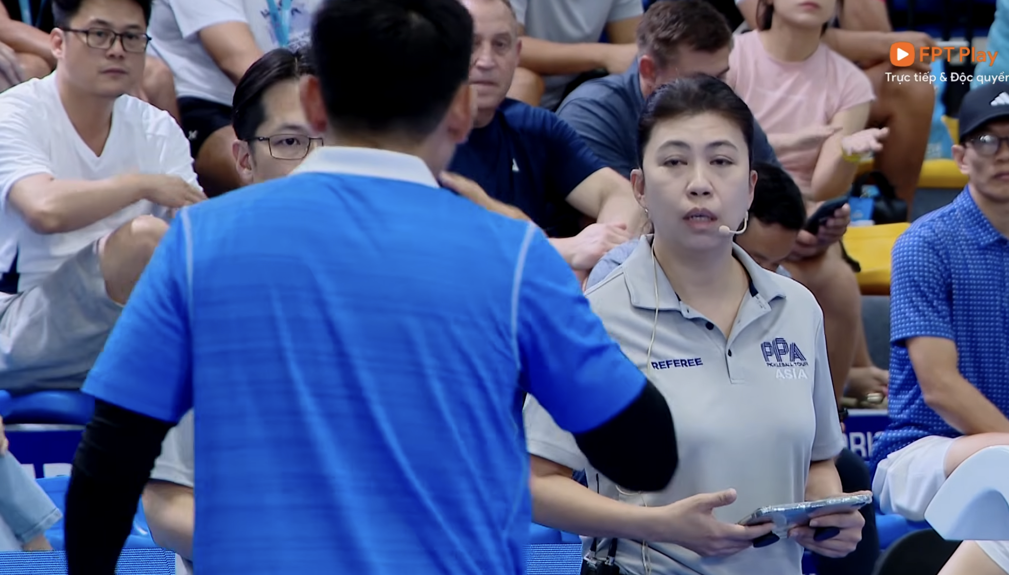 Tranh cãi tình huống Lý Hoàng Nam dính Tranh cãi tình huống Lý Hoàng Nam dính