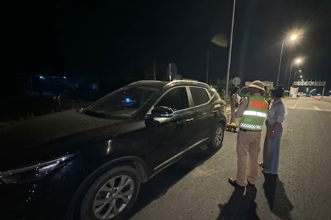 Ô tô chạy quá tốc độ: CSGT phạt nữ tài xế 7,5 triệu, chủ xe 17 triệu - Ảnh 2.