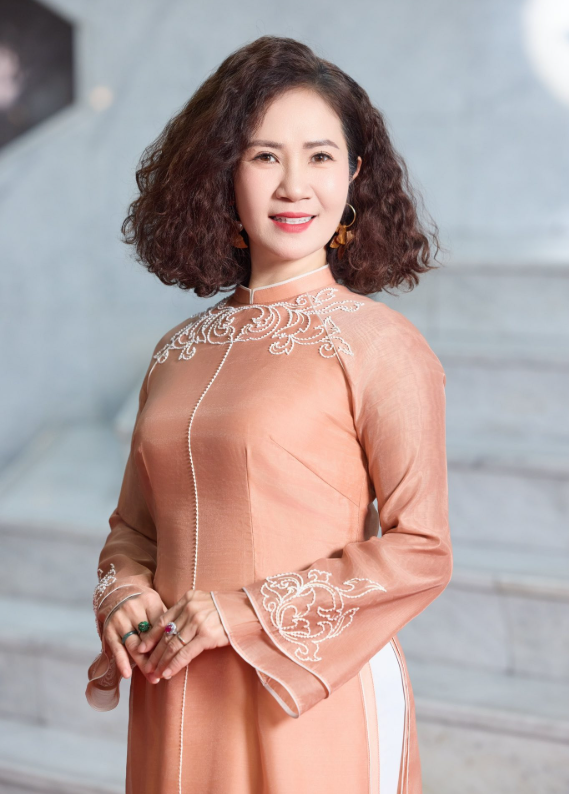 Chân dung NSƯT U60 được chồng cưng chiều như “trứng mỏng”: Hôn nhân 30 năm vẫn ngọt ngào bất ngờ- Ảnh 3.