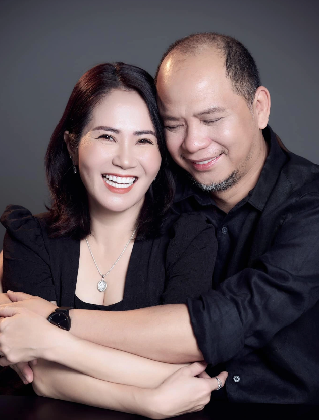 Chân dung NSƯT U60 được chồng cưng chiều như “trứng mỏng”: Hôn nhân 30 năm vẫn ngọt ngào bất ngờ- Ảnh 7.