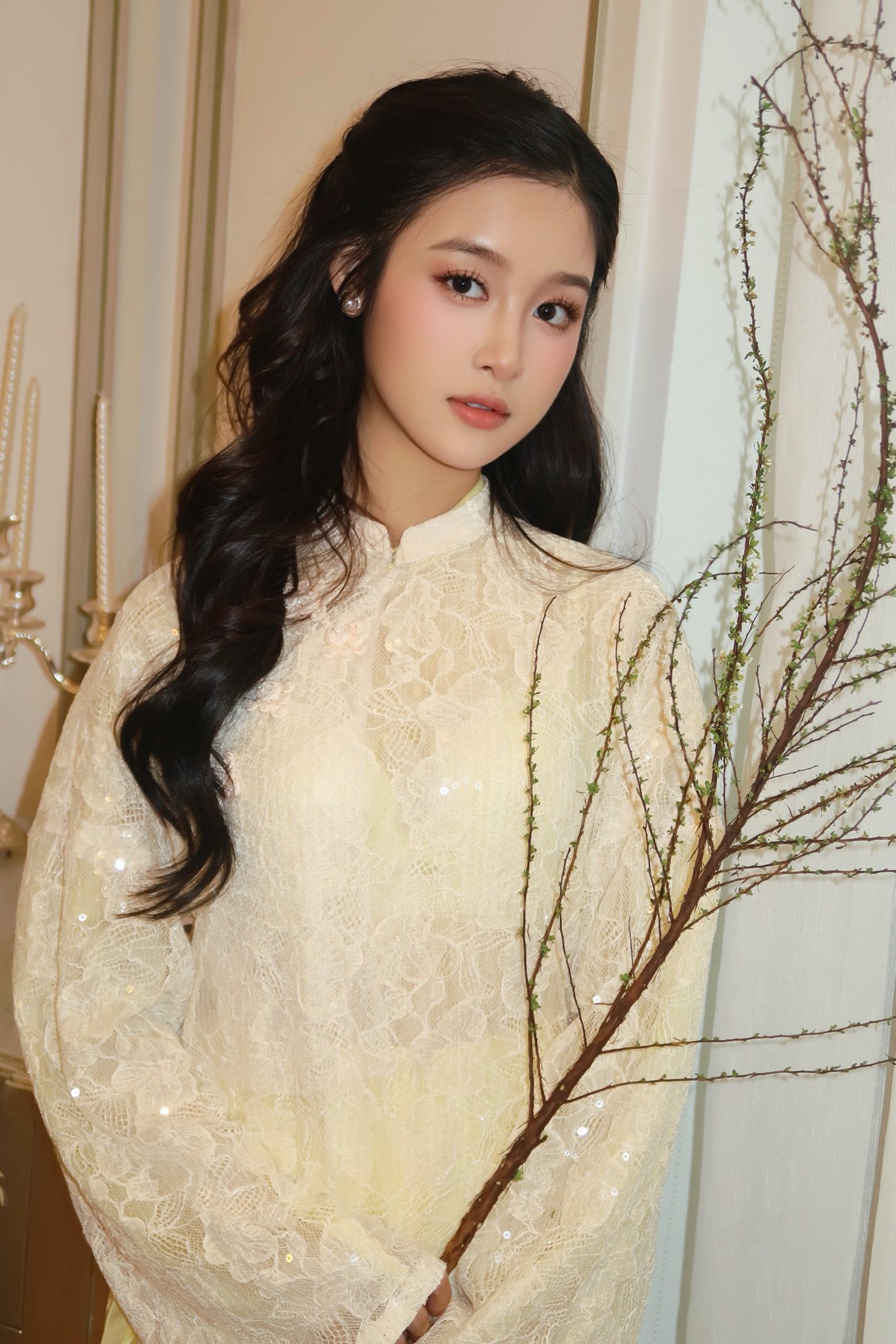 Sao nhí đẹp như Hoa hậu nhưng bị gọi là 