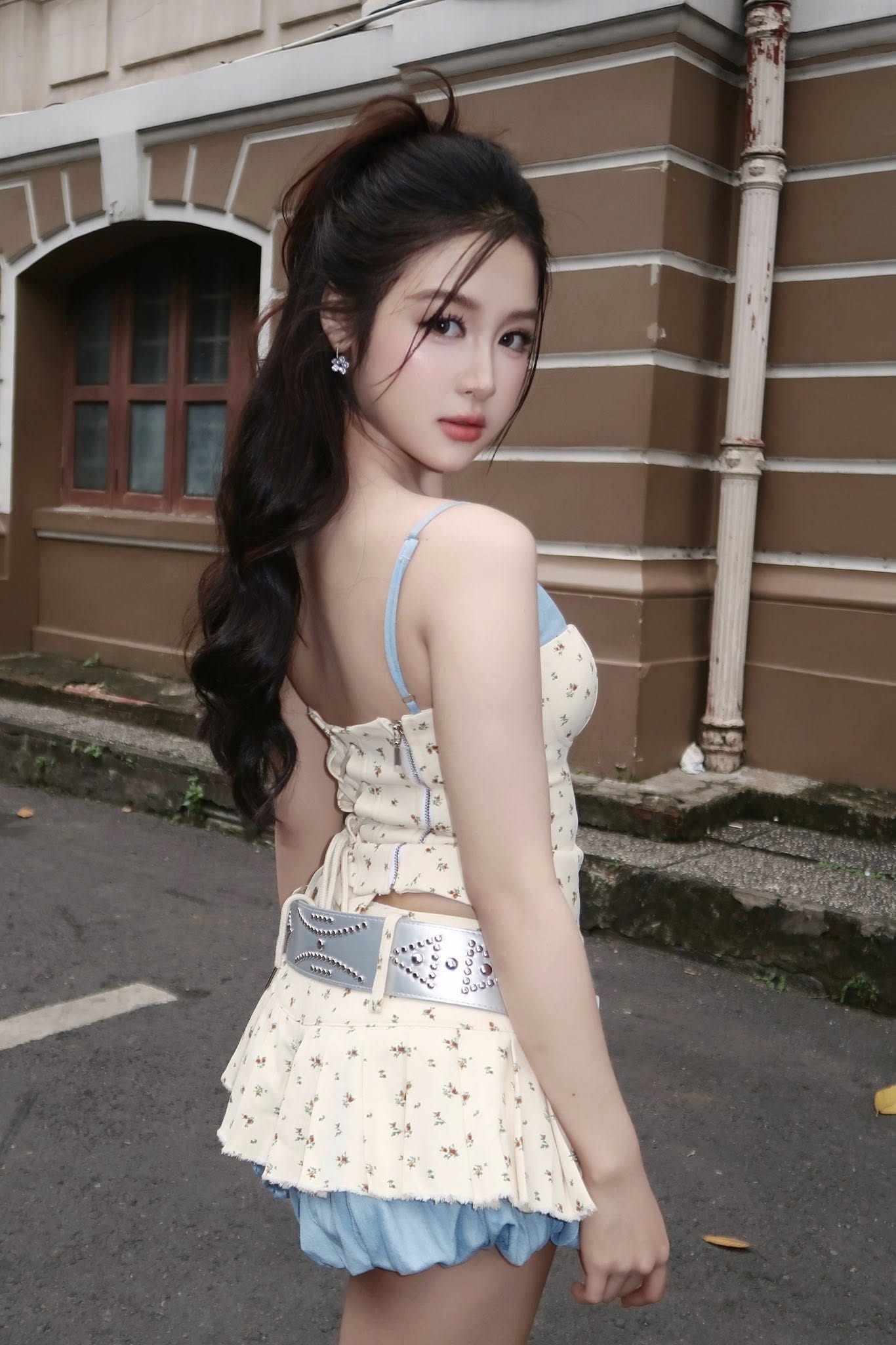 Sao nhí đẹp như Hoa hậu nhưng bị gọi là 