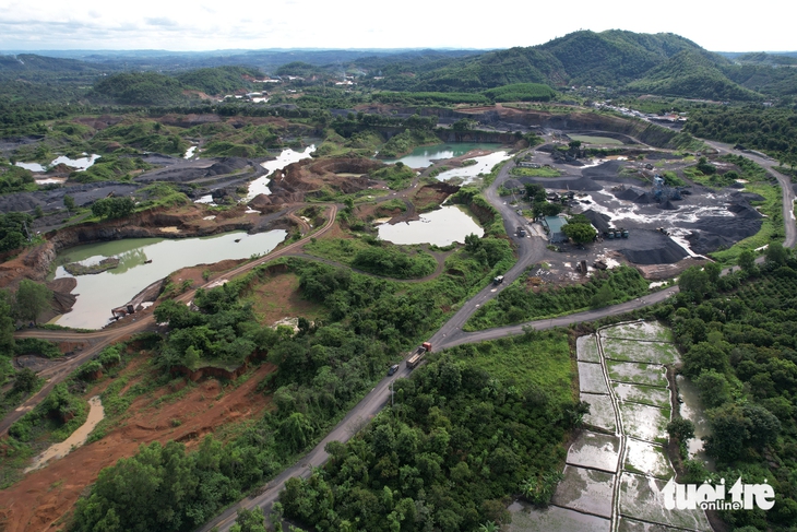 Nhiều sai phạm từ cấp phép đến khai thác khoáng sản ở Đắk Lắk 2 khai thác khoáng sản - Ảnh 2.