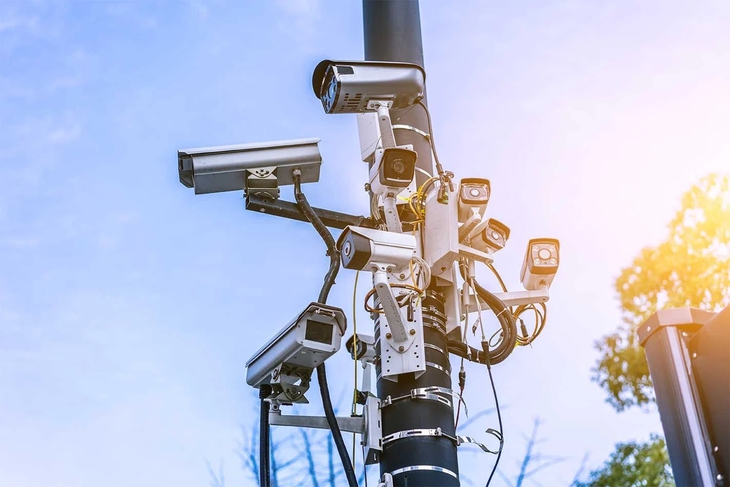 Úc: Bị phạt nặng vì camera AI phát hiện dây an toàn hơi lệch 2 camera AI - Ảnh 2.