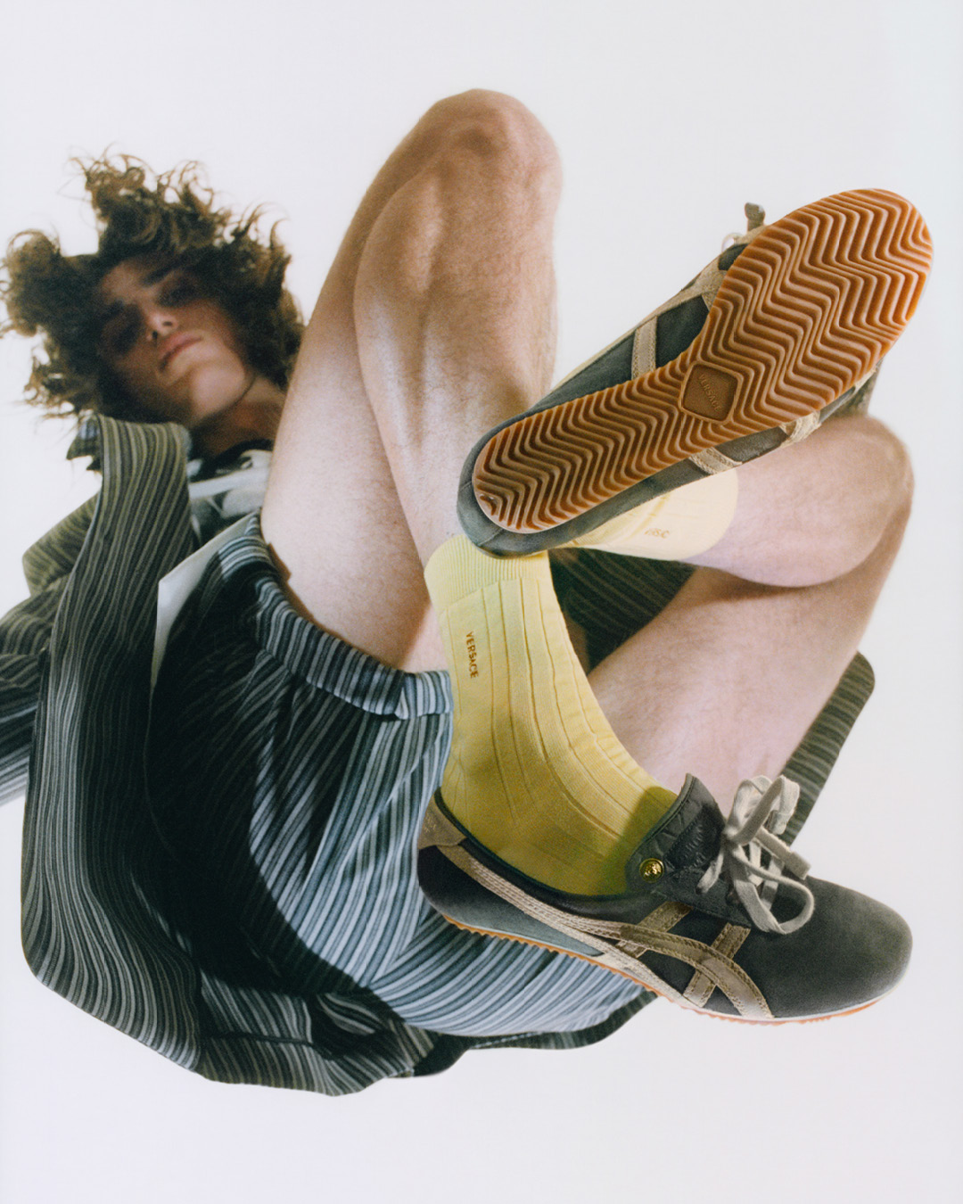 Nike - Puma - Onitsuka Tiger và 3 đôi giày siêu mới siêu hot: Đường đua sneakers tháng 4 nhộn nhịp quá- Ảnh 7.