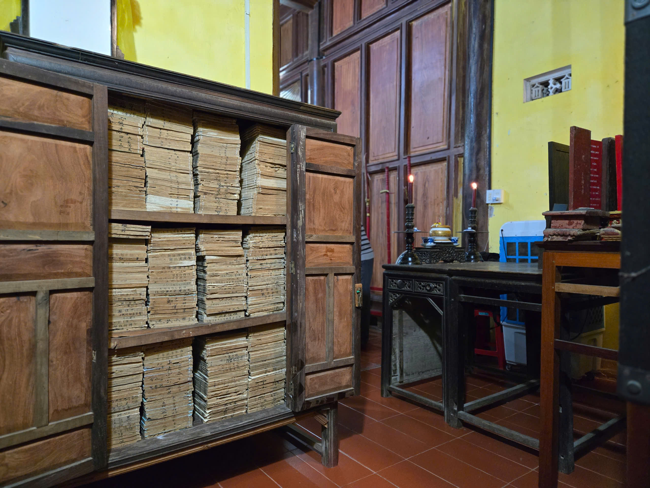 Chùa cổ 350 năm tuổi lưu giữ bộ kinh độc nhất vô nhị tại Việt Nam - Ảnh 3.