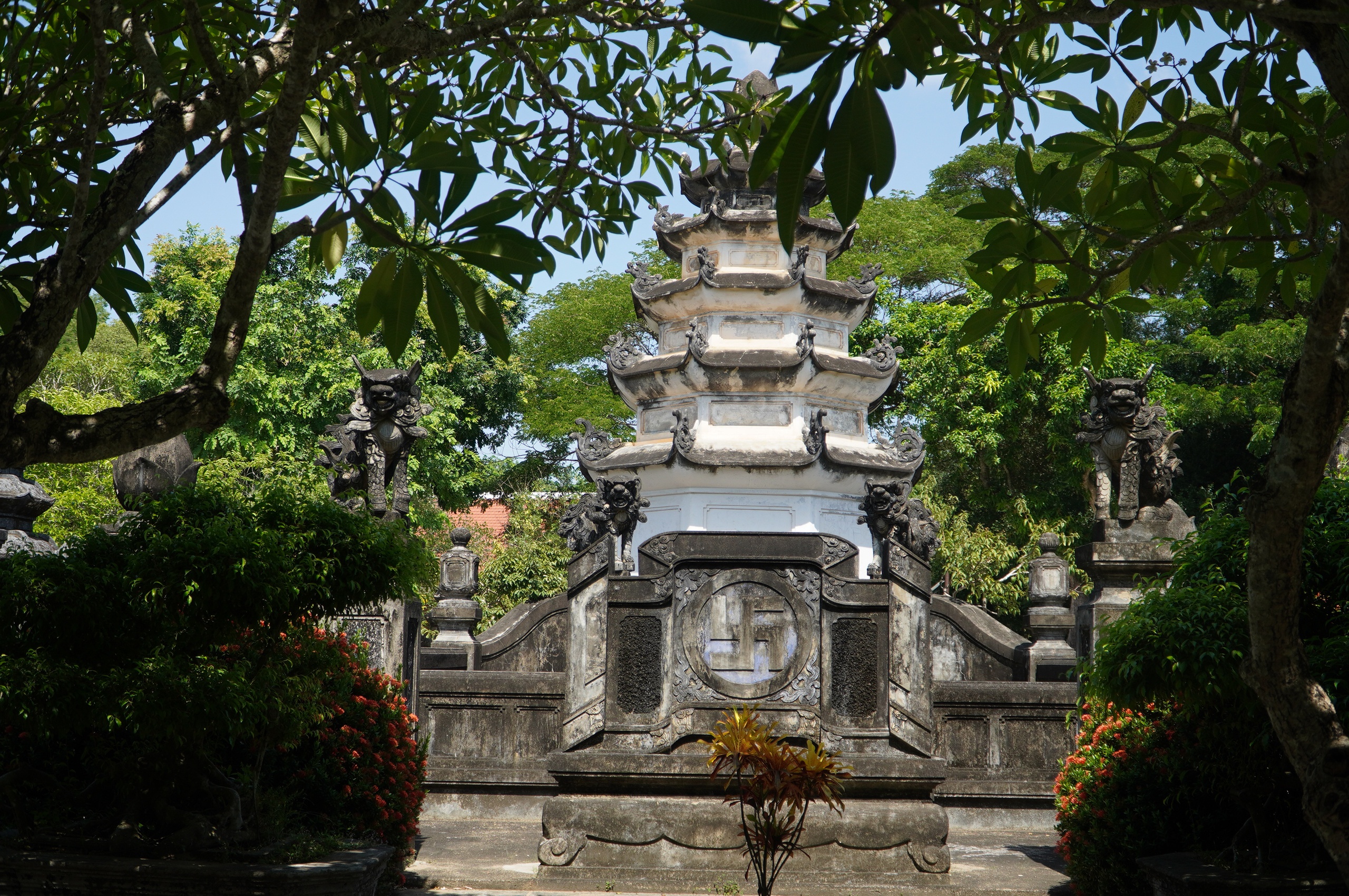 Chùa cổ 350 năm tuổi lưu giữ bộ kinh độc nhất vô nhị tại Việt Nam - Ảnh 5.