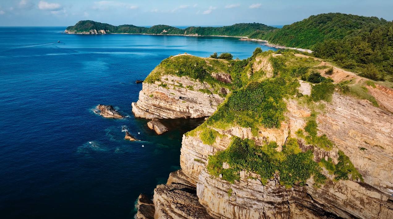 Thu về 57 ngàn tỷ đồng, tỉnh được ví như “bản đồ Việt Nam thu nhỏ” đón lượng khách bùng nổ chưa từng có- Ảnh 6.