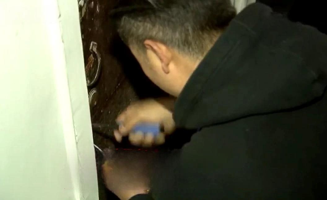 Cho đồng nghiệp thuê nhà nhiều năm, người phụ nữ muốn đòi lại thì bị từ chối: “Đây là nhà tôi mua 24 tỷ, ai cho cô bước vào”- Ảnh 4.