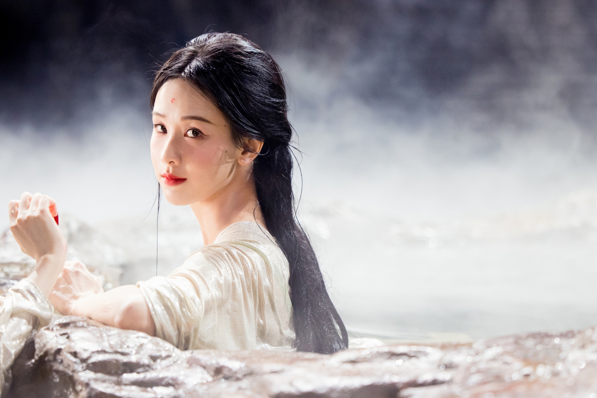 Phim Trung Quốc gây bão với cảnh 18+ siêu cháy: Nữ chính quyến rũ mê hồn, đẹp đến mức dán mắt vào màn hình- Ảnh 5.