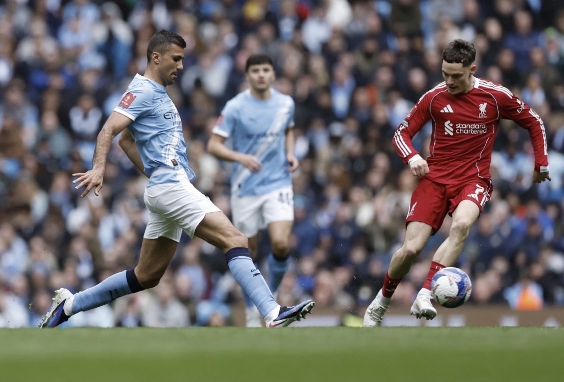 Haaland 'nổ súng' lập hat-trick hủy diệt Liverpool trong ngày HLV Guardiola ngồi khán đài - Ảnh 3.