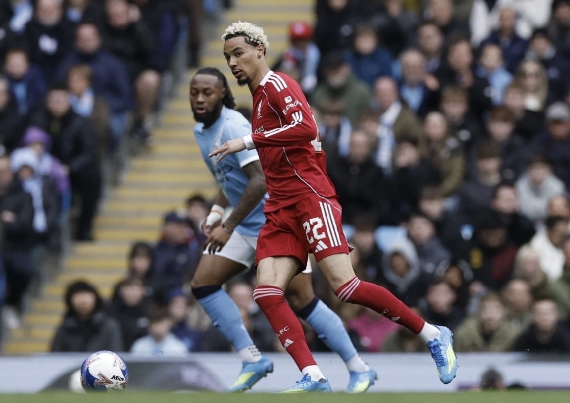 Haaland 'nổ súng' lập hat-trick hủy diệt Liverpool trong ngày HLV Guardiola ngồi khán đài - Ảnh 4.