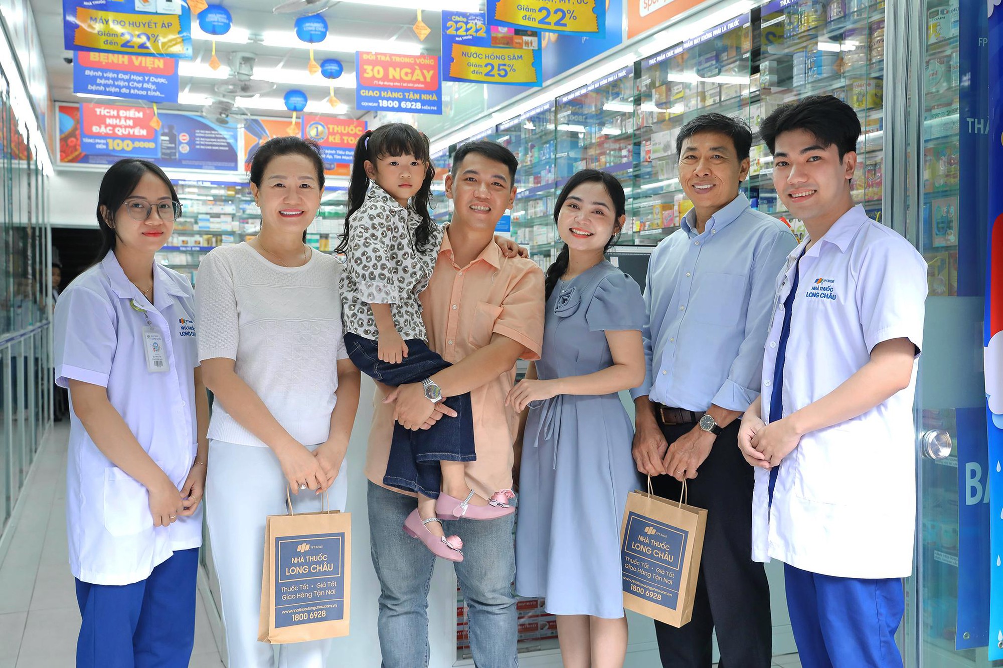 Long Châu “trình làng” Ví Sức Khỏe tích thưởng cho cả gia đình kèm loạt quyền lợi chưa từng có- Ảnh 3. Long Châu “trình làng” Ví Sức Khỏe tích thưởng cho cả gia đình kèm loạt quyền lợi chưa từng có- Ảnh 3.