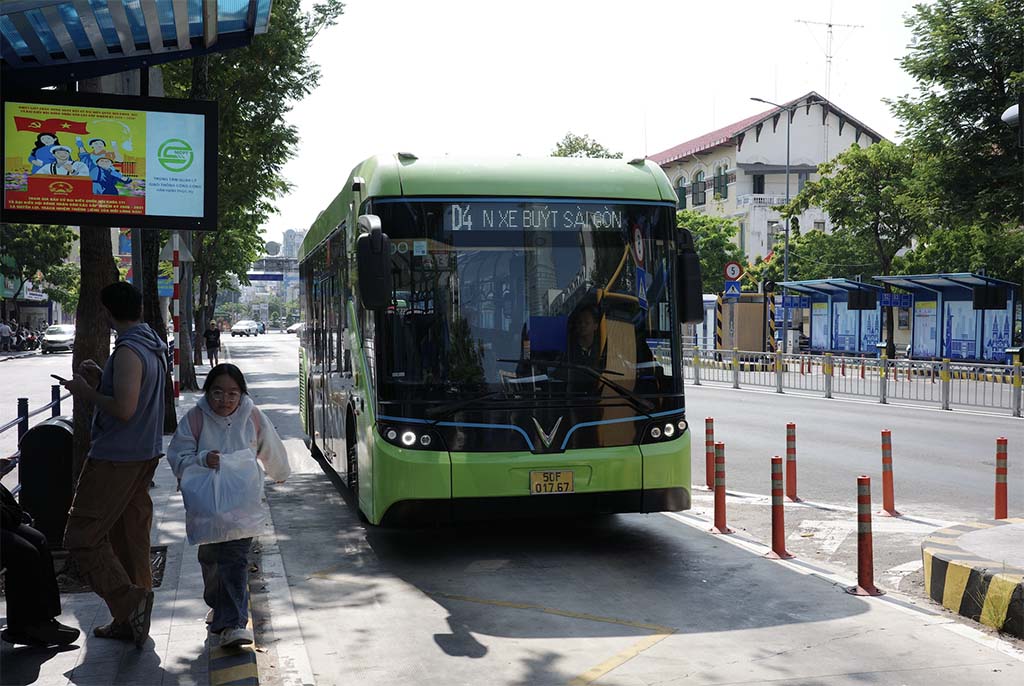 Người dân chờ triển khai xe buýt miễn phí - Ảnh 4.