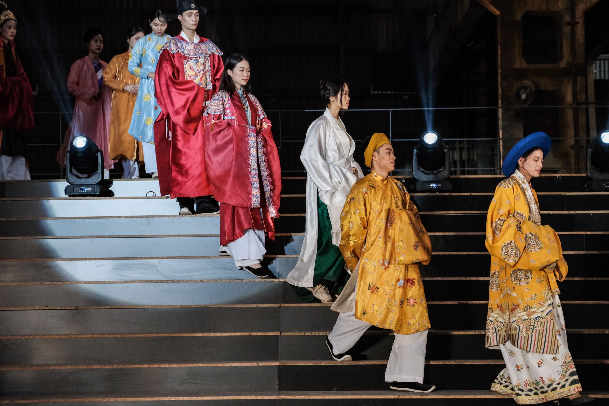 - Ảnh 2. - Ảnh 2.