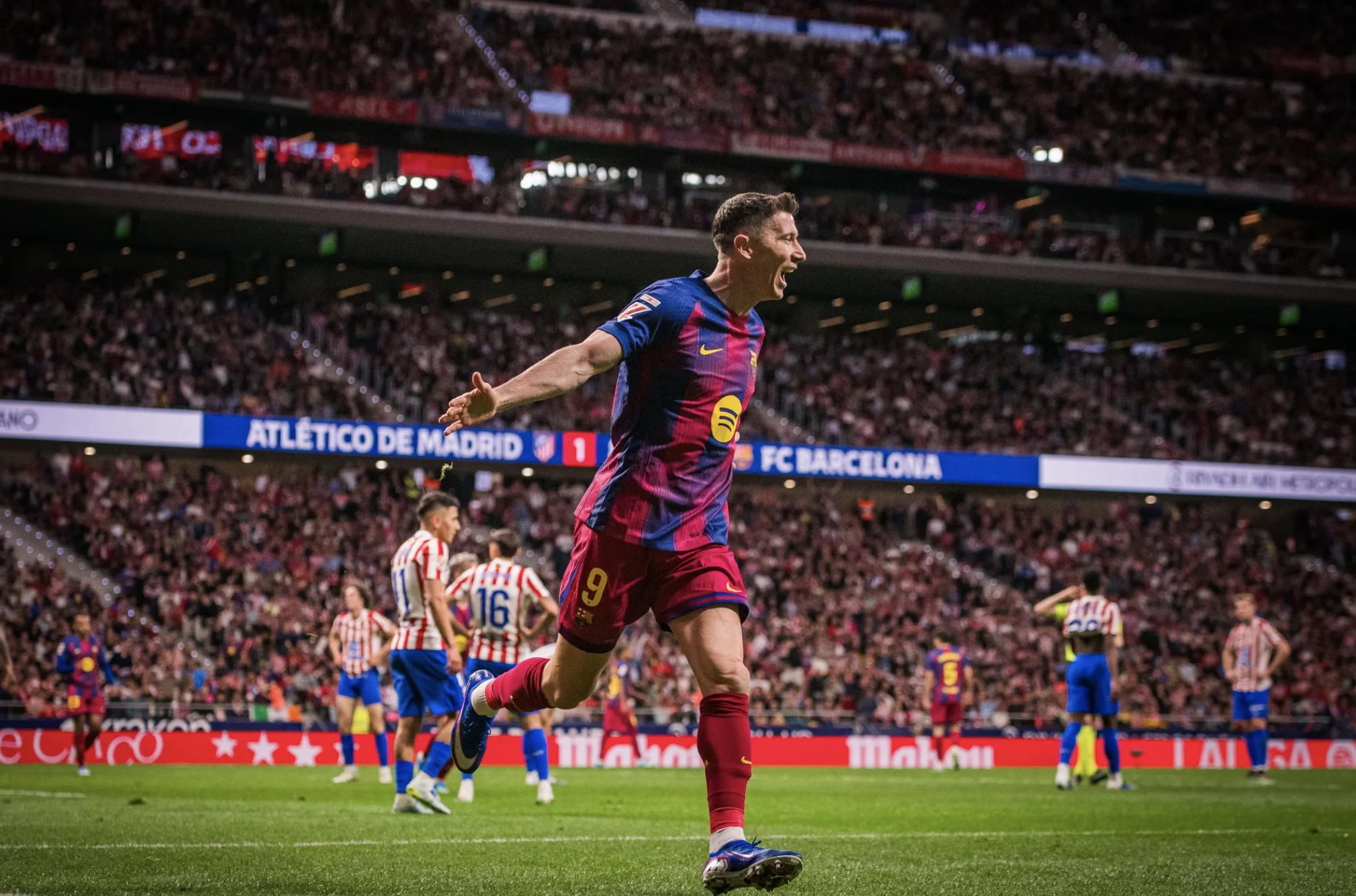 Lewandowski định đoạt chiến thắng, Barcelona bứt tốc cuộc đua vô địch La Liga - Ảnh 7.