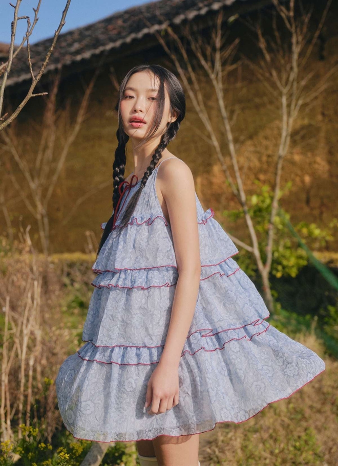 Diện váy suông tơ voan mát nhẹ, nàng tận hưởng thảnh thơi ngày nắng- Ảnh 5.