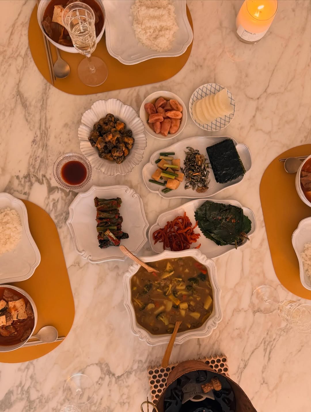 Song Hye Kyo thân mật bên người đàn ông đặc biệt, còn liên quan tới Song Joong Ki mới khét lẹt- Ảnh 2.