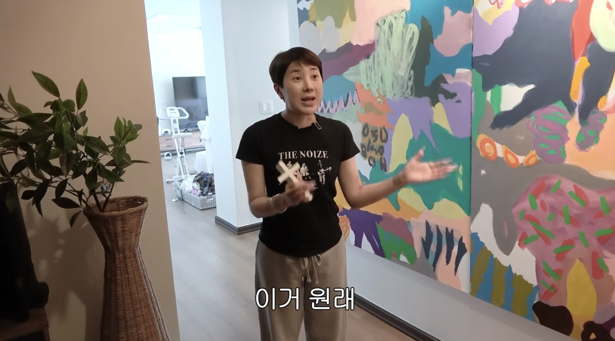 Nữ ca sĩ hết thời 1800 ngày không ai mời đi hát, về nông thôn sống bán sạch đồ hiệu còn đúng 2 chiếc túi- Ảnh 4.