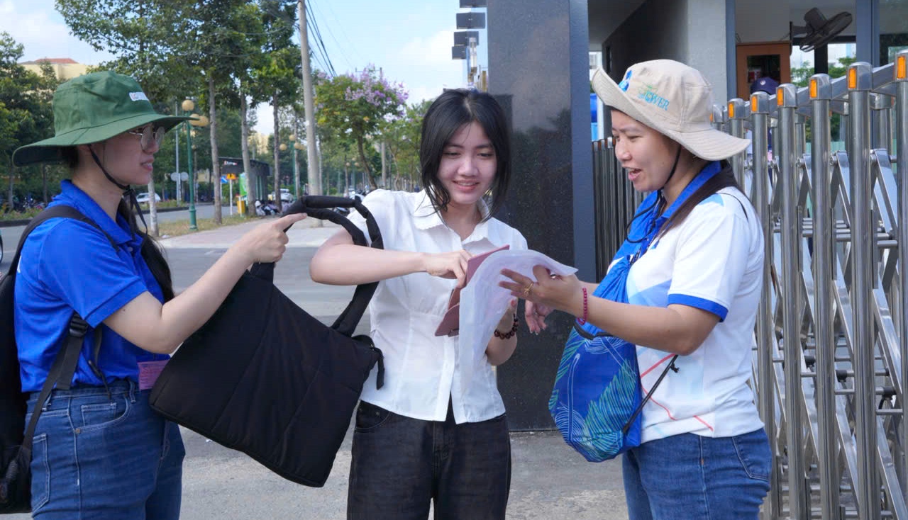 Hơn 135.000 thí sinh bắt đầu kỳ thi đánh giá năng lực lớn nhất nước 3 đánh giá năng lực - Ảnh 3.