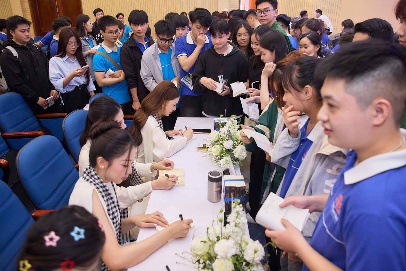 Nhật ký Hành trình Từ Trái Tim: Thế hệ trẻ giàu khát vọng và trách nhiệm  - Ảnh 10.