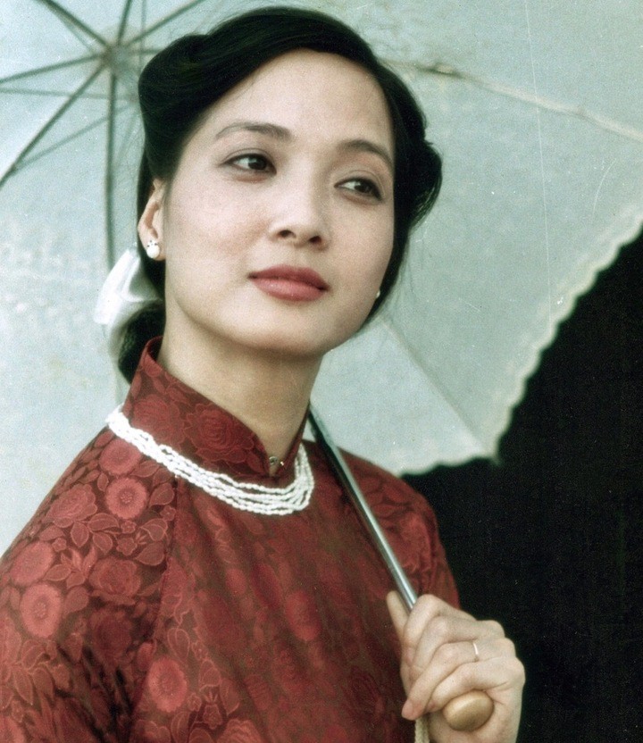 NSND đóng phim dẫn đầu phòng vé: Là mỹ nhân màn ảnh, U70 vẫn trẻ đẹp khó tin - 5