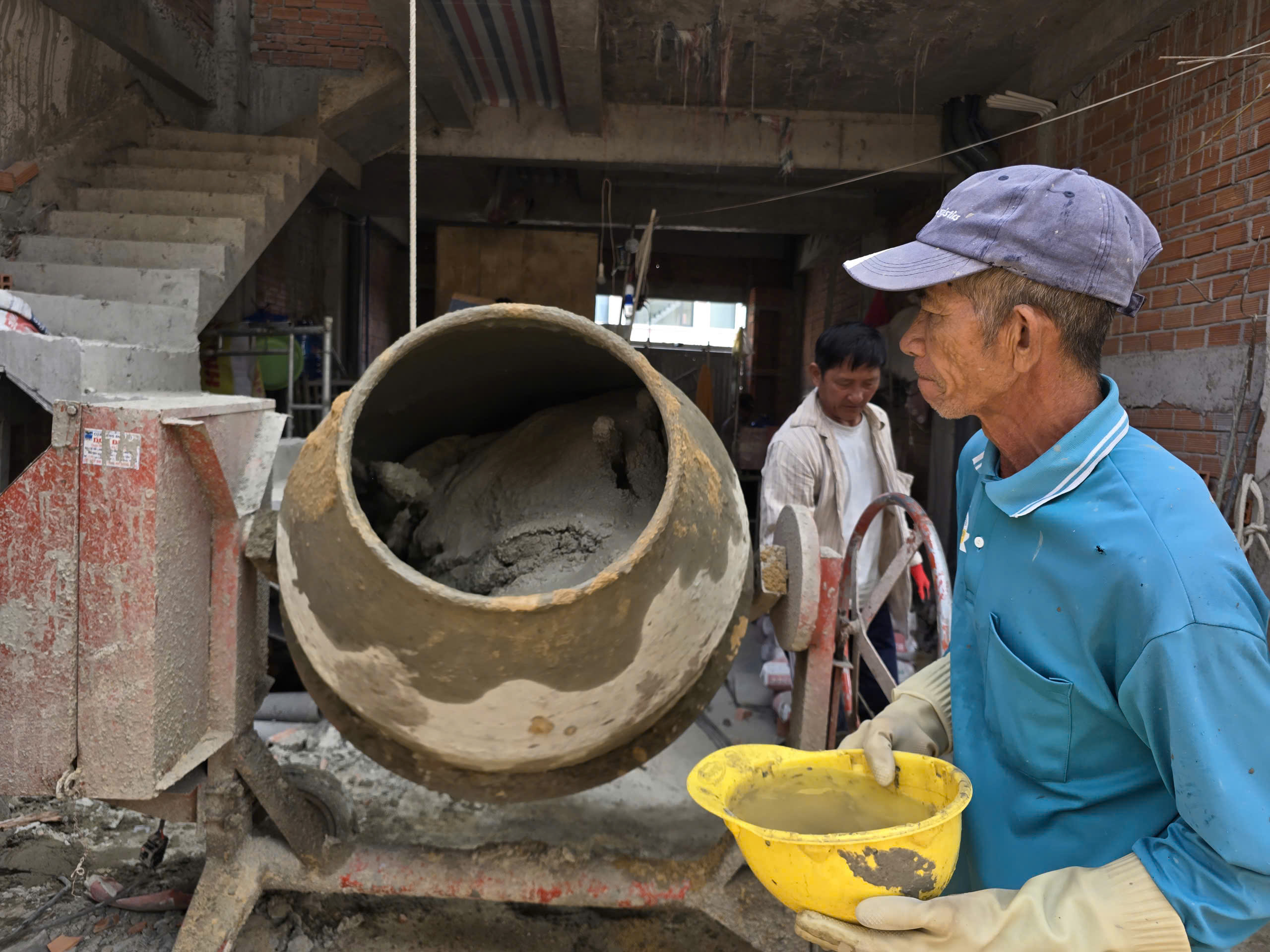 Nghịch lý xuất khẩu vật liệu xây dựng: Tiền cước cao hơn tiền hàng 2 vật liệu - Ảnh 2.