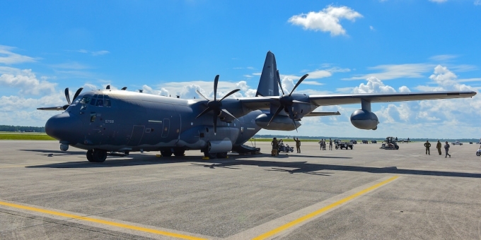Một vận tải cơ HC-130J Combat King tại Căn cứ Không quân Tyndall, bang Florida, Mỹ tháng 8/2017. Ảnh: US Air Force