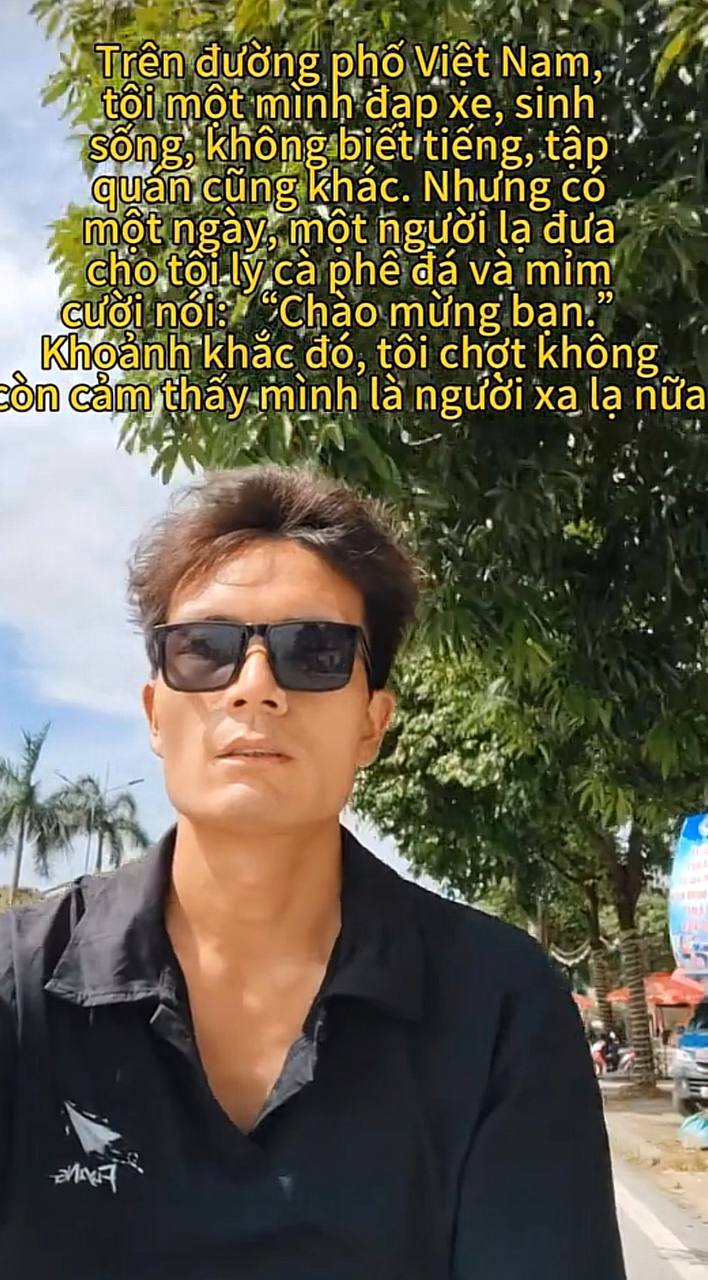 Khách Trung Quốc đạp xe nhầm vào cao tốc Bắc Nam, hoảng loạn cầu cứu người đi đường- Ảnh 7.