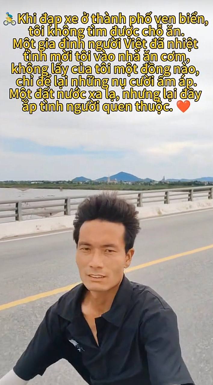 Khách Trung Quốc đạp xe nhầm vào cao tốc Bắc Nam, hoảng loạn cầu cứu người đi đường- Ảnh 8.