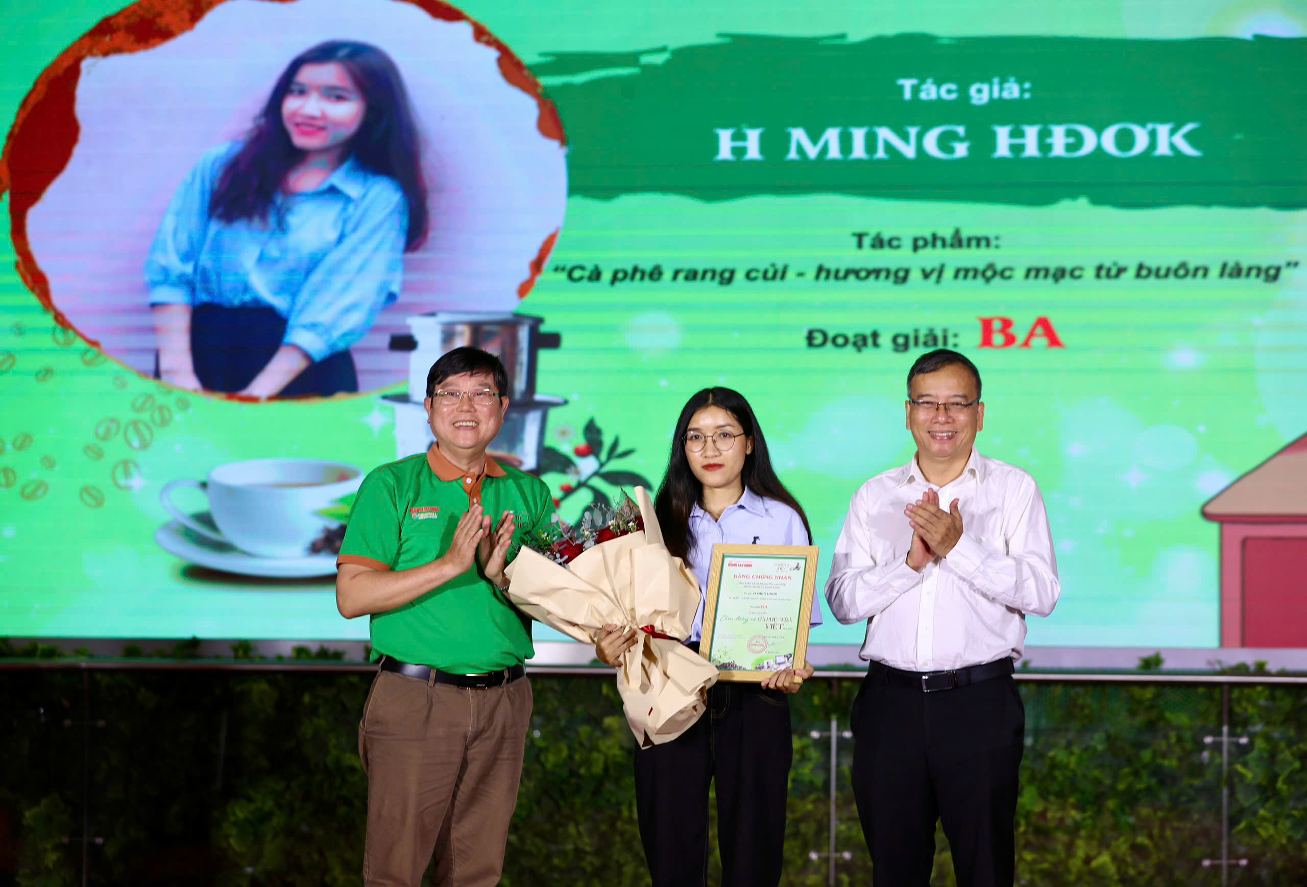 Báo Người Lao Động trao giải cuộc thi viết về cà phê - trà Việt - Ảnh 7.