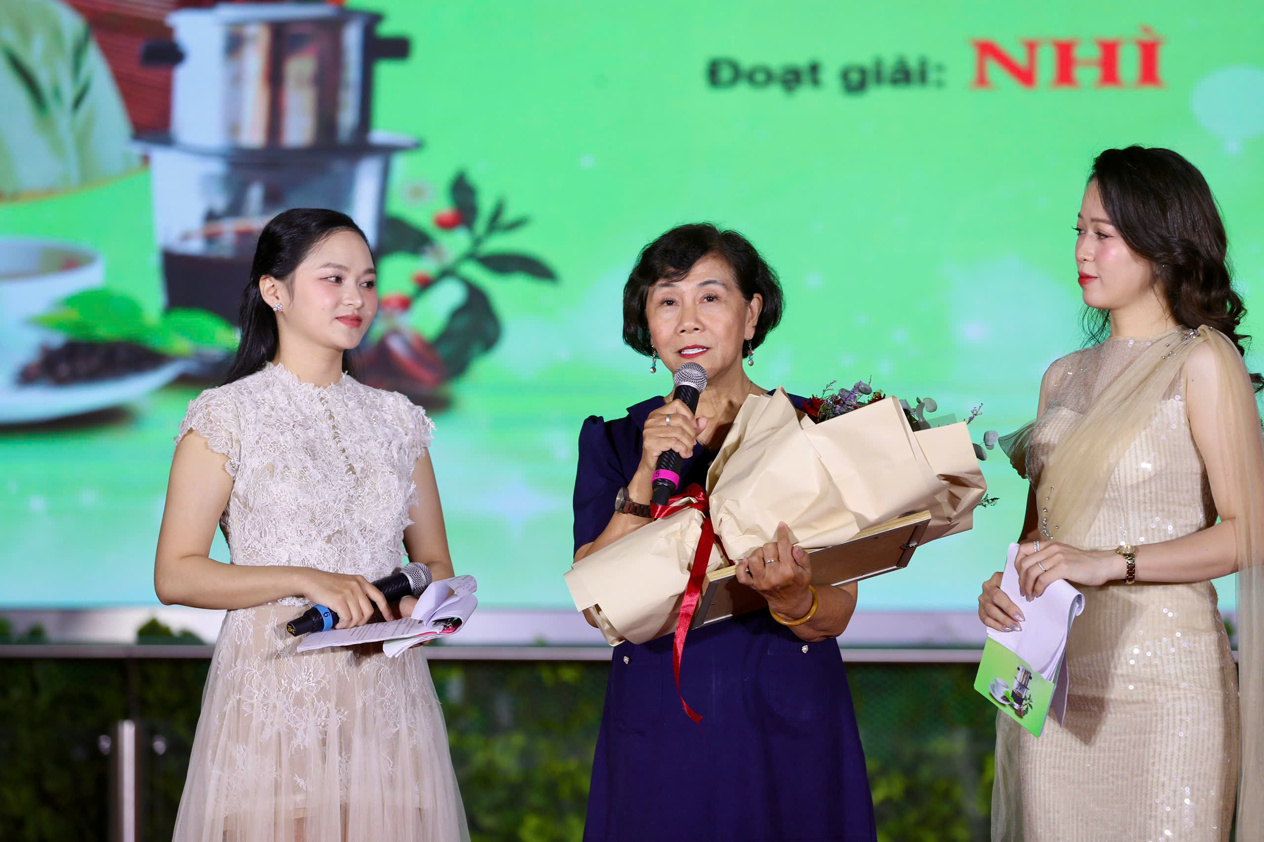 Báo Người Lao Động trao giải cuộc thi viết về cà phê - trà Việt - Ảnh 12.