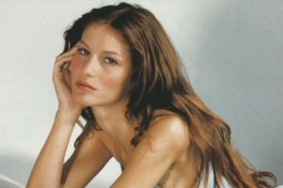 Nhan sắc thời trẻ của siêu mẫu giàu nhất thế giới