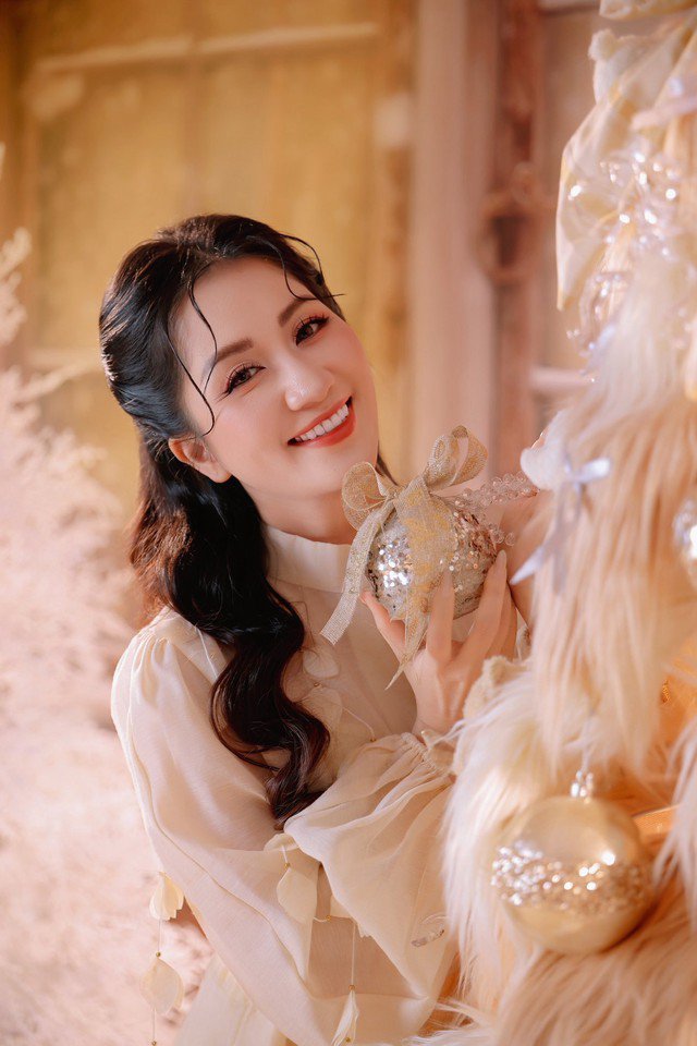 44 tuổi và trải qua 3 lần sinh nở nhưng Khánh Thi vẫn sở hữu vóc dáng nóng bỏng nhờ siết cân đúng cách - 6