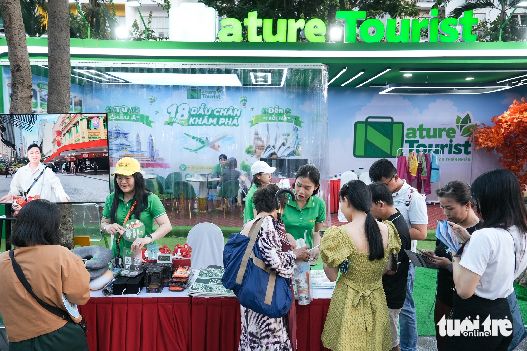 Ngày hội Du lịch TP.HCM 2026 khép lại, hàng chục nghìn lượt giao dịch được ghi nhận 3 Ngày hội Du lịch TP.HCM 2026 khép lại, hàng chục nghìn lượt giao dịch được ghi nhận - Ảnh 4.