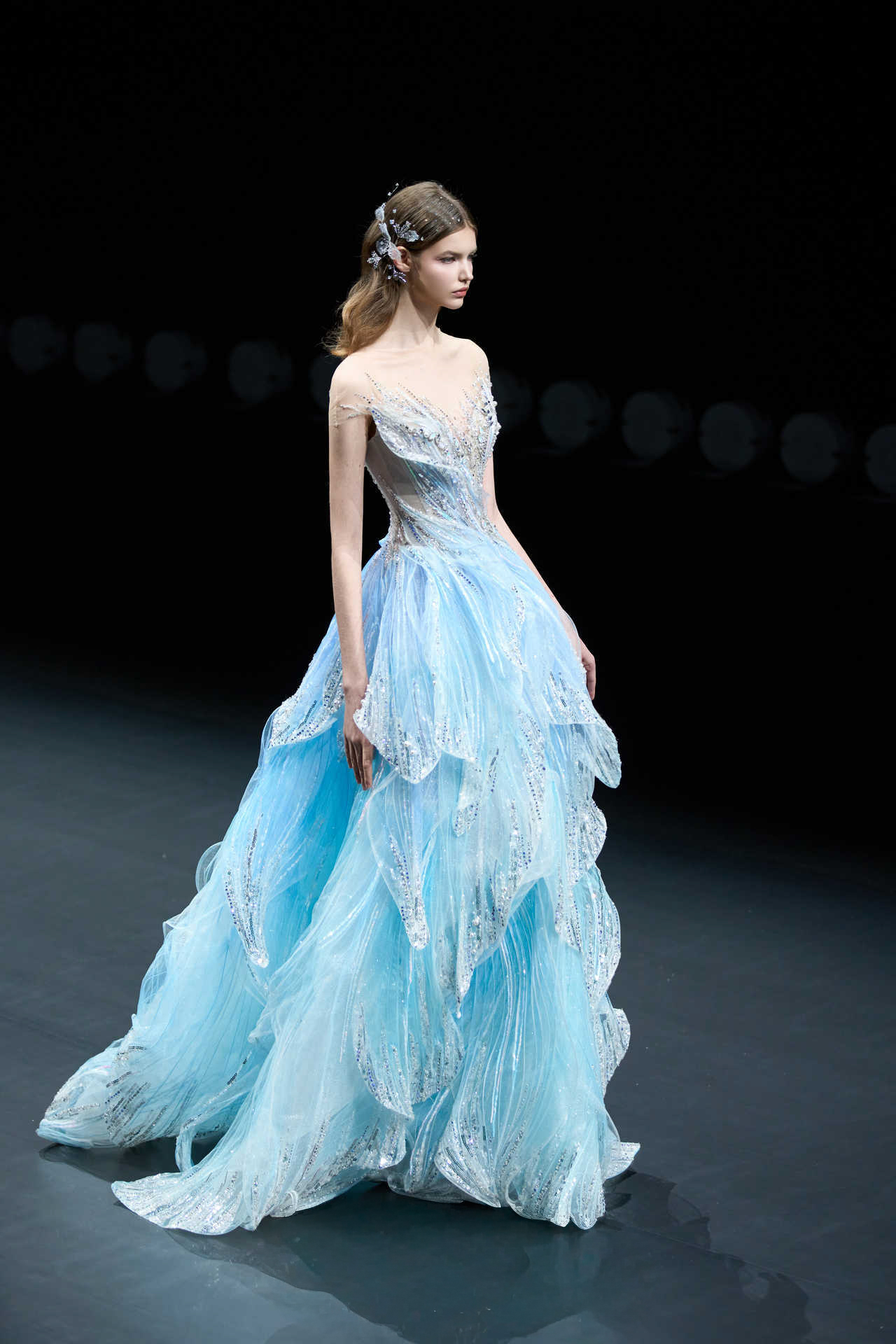 BST váy đẹp như tiên đang khiến con gái Tây - Ta đồng loạt 