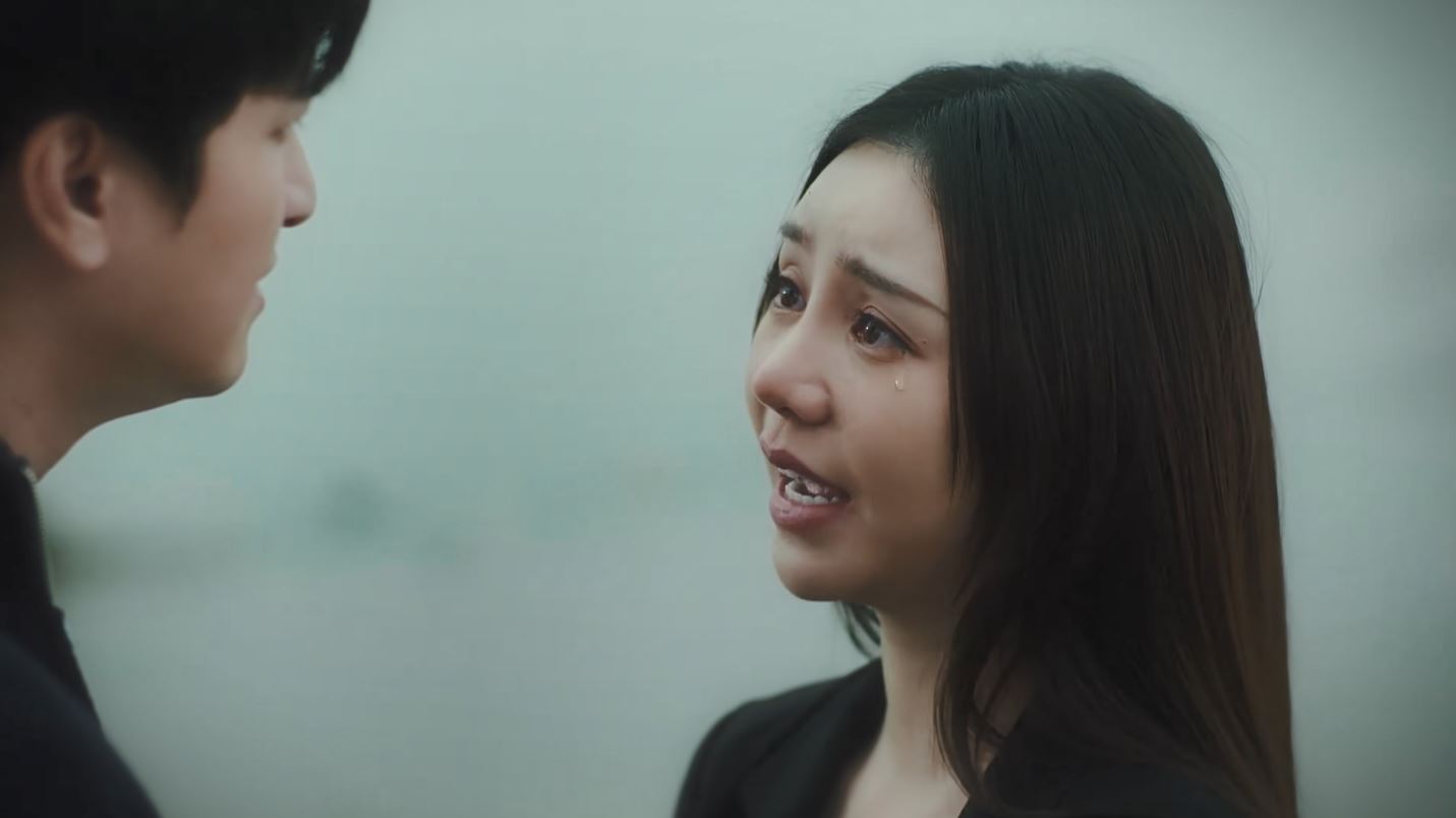 Nhan sắc mỹ nhân Việt này lạ lắm: Ngoài đời được khen đẹp như Phạm Băng Băng, lên phim bị chê nhìn như ma nữ- Ảnh 2.