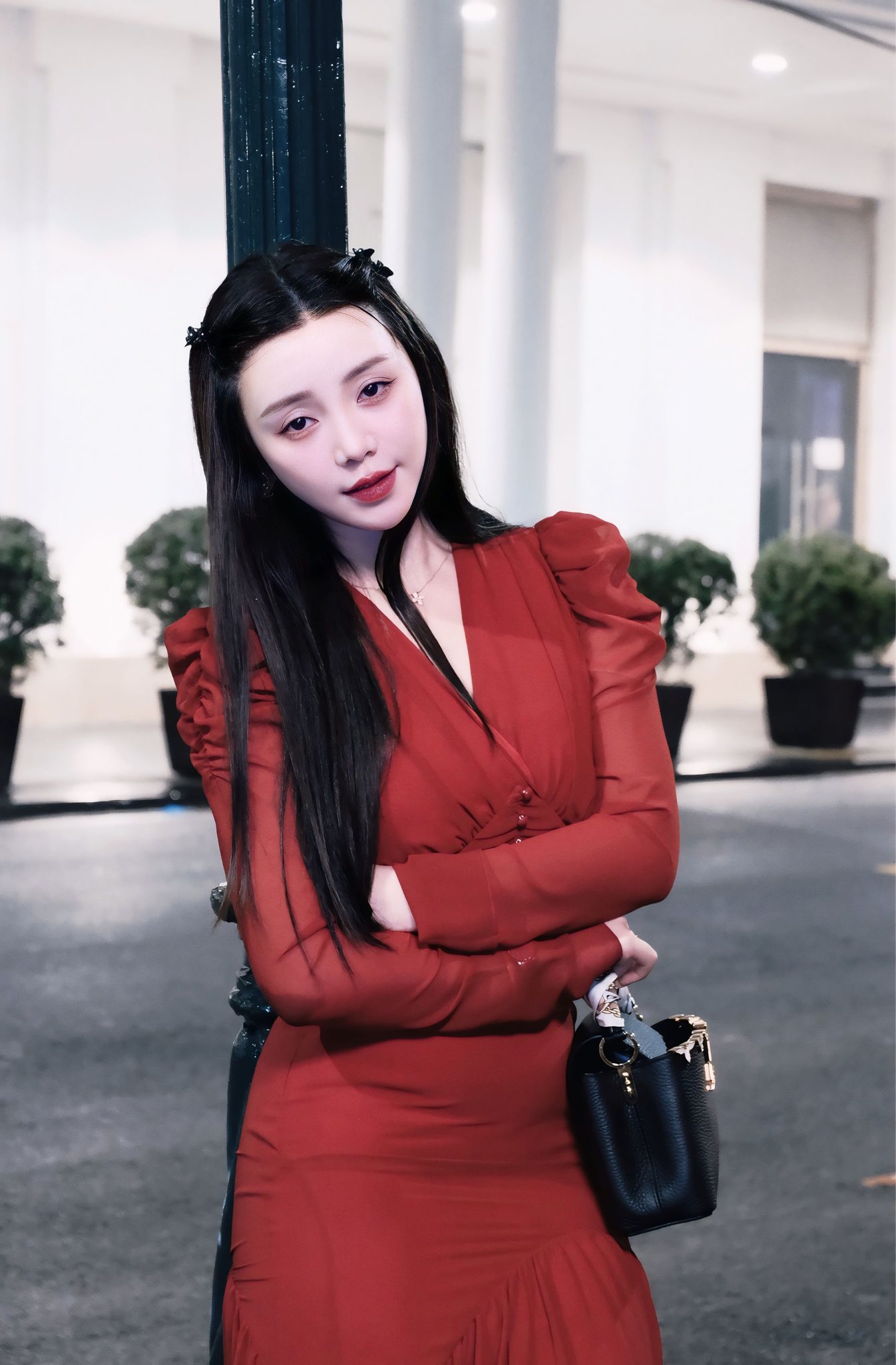 Nhan sắc mỹ nhân Việt này lạ lắm: Ngoài đời được khen đẹp như Phạm Băng Băng, lên phim bị chê nhìn như ma nữ- Ảnh 8.