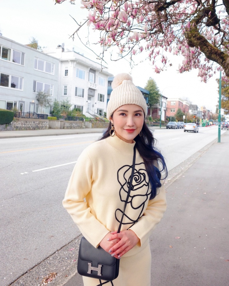 Vợ Phan Thành được khen mặc như du học sinh dạo phố Canada 3 Vợ Phan Thành được khen mặc như du học sinh dạo phố Canada - 2