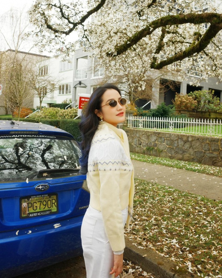 Vợ Phan Thành được khen mặc như du học sinh dạo phố Canada 5 Vợ Phan Thành được khen mặc như du học sinh dạo phố Canada - 4