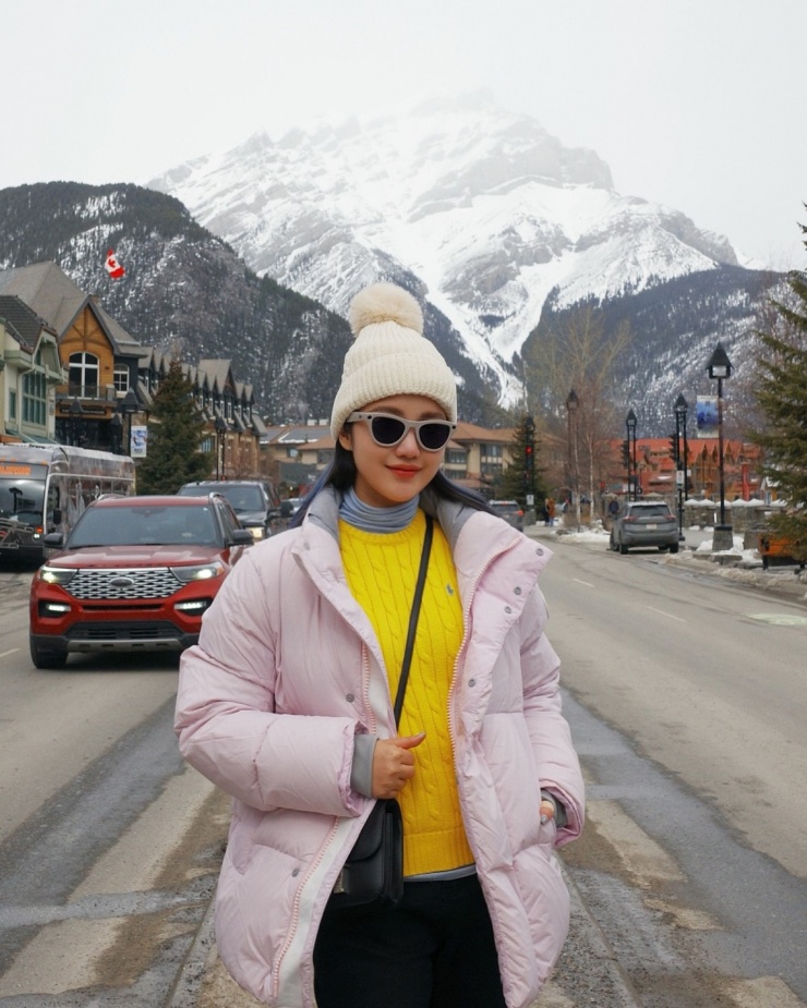 Vợ Phan Thành được khen mặc như du học sinh dạo phố Canada 7 Vợ Phan Thành được khen mặc như du học sinh dạo phố Canada - 6