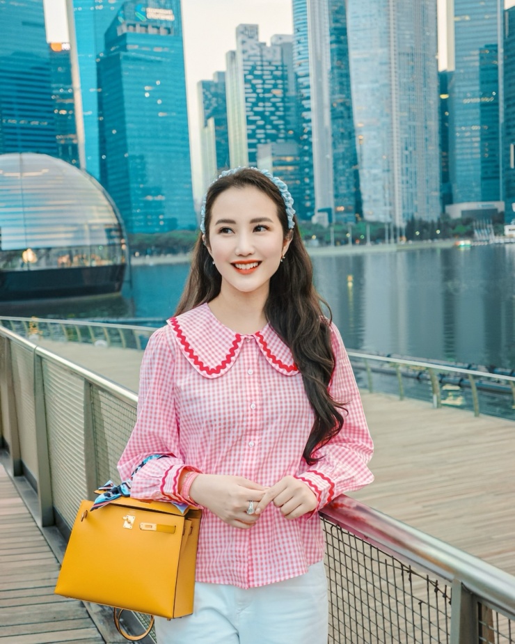 Vợ Phan Thành được khen mặc như du học sinh dạo phố Canada 11 Vợ Phan Thành được khen mặc như du học sinh dạo phố Canada - 10