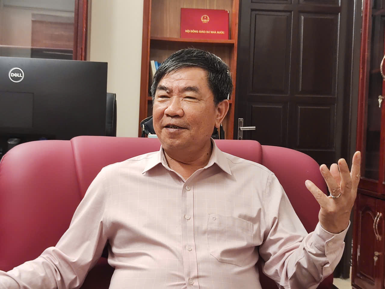 4 Kiên định chính trị trong Đảng để giữ vững bản sắc và phát triển bền vững - Ảnh 2.