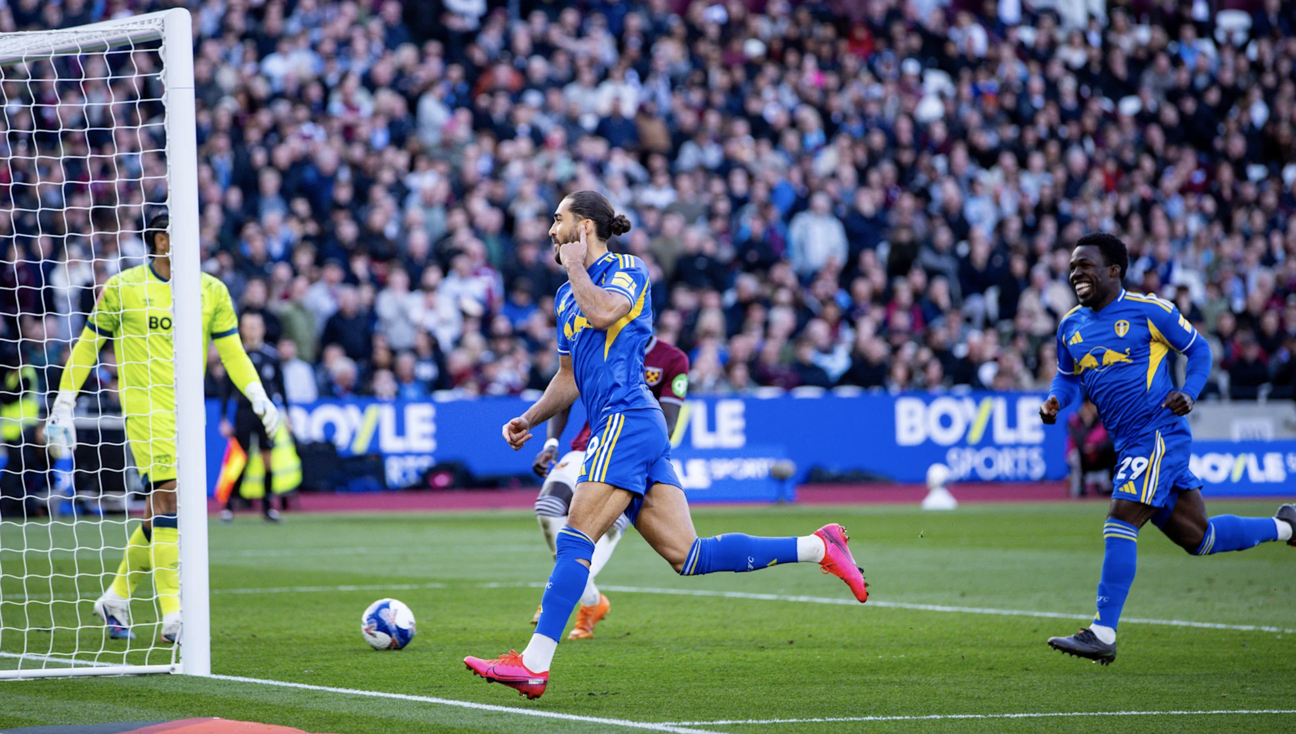 1775432823 372 Dau sung nghet tho Leeds United vao ban ket FA