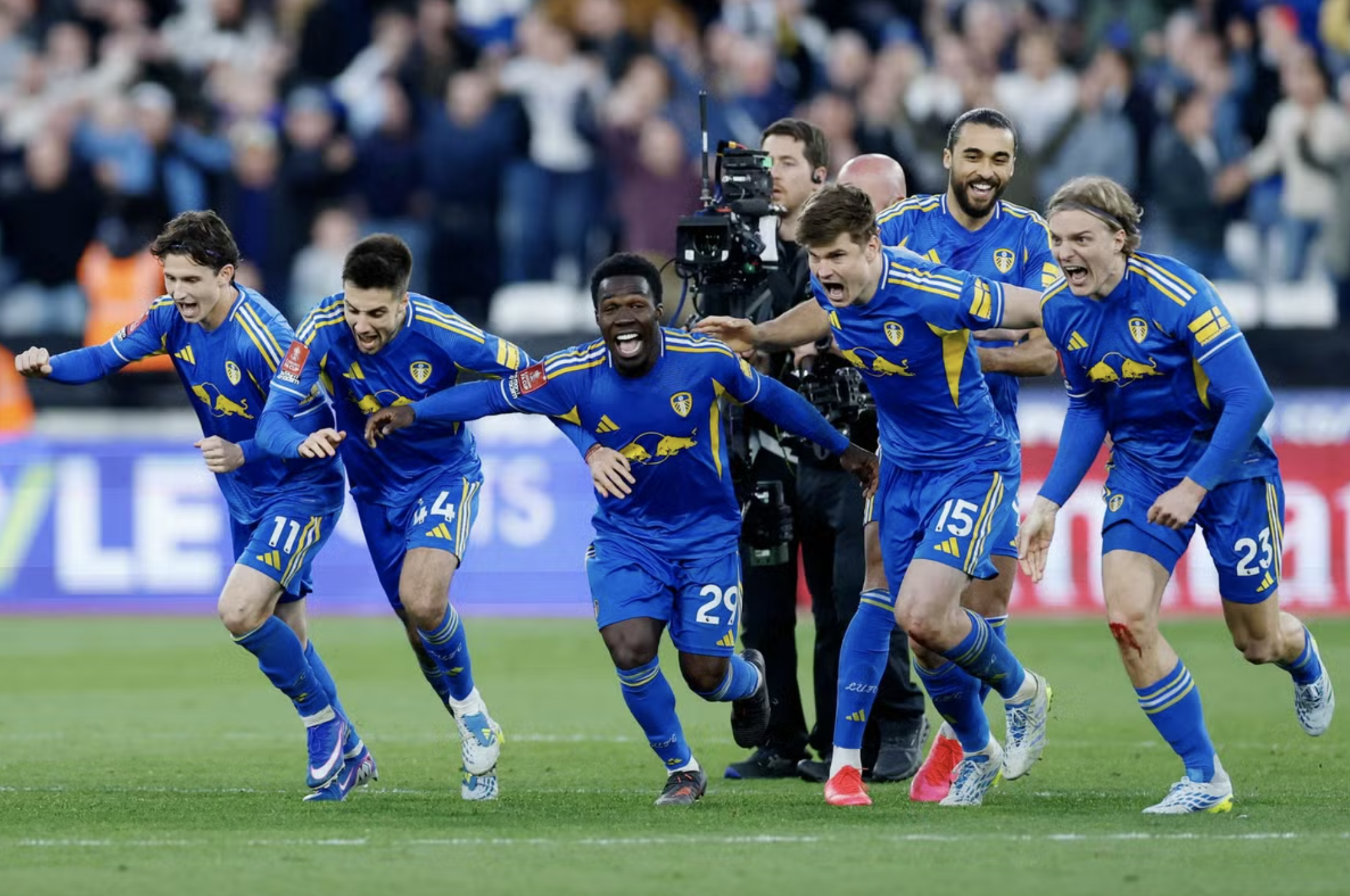 1775432834 798 Dau sung nghet tho Leeds United vao ban ket FA