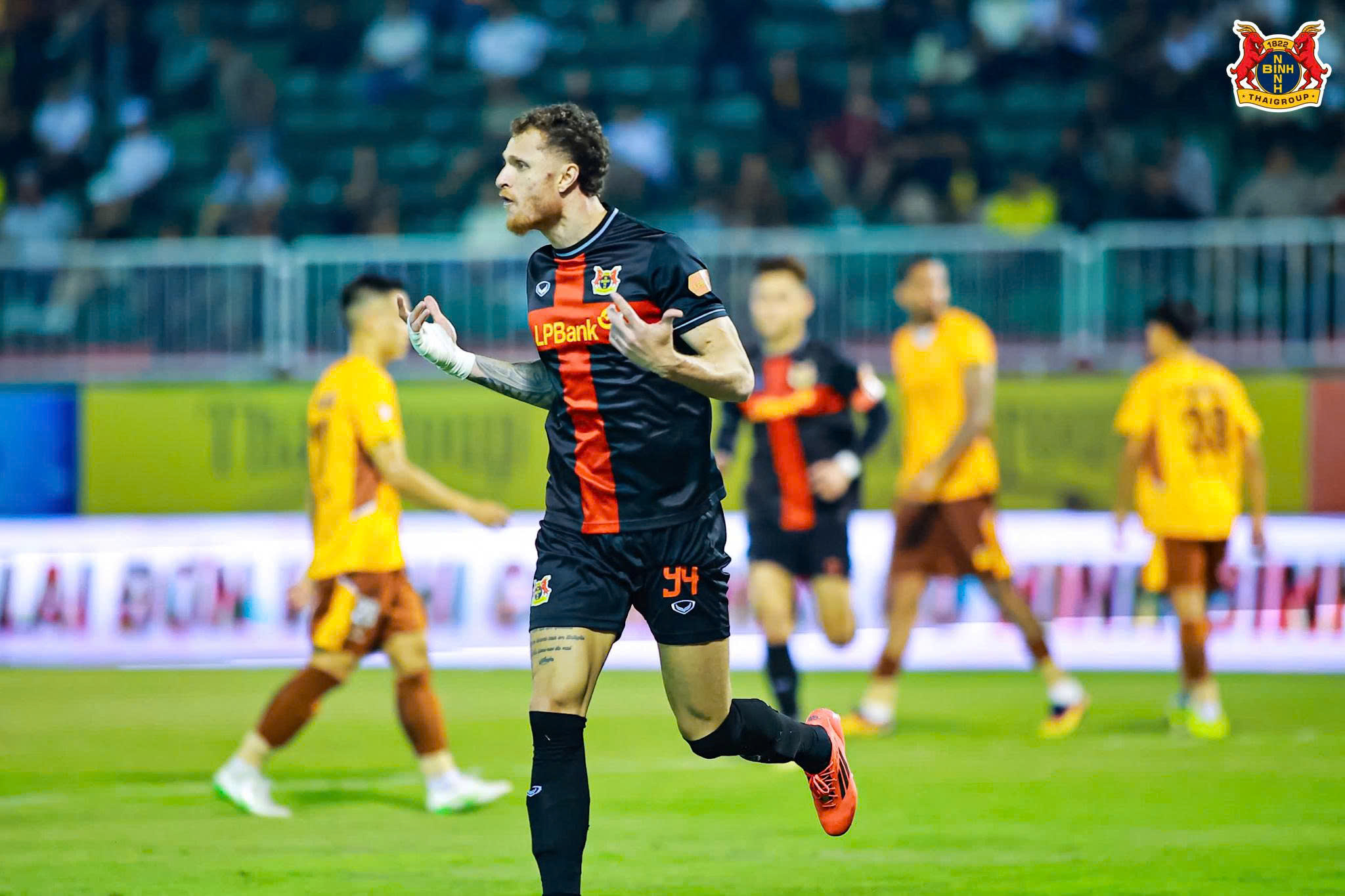 Ninh Bình trở lại, Thanh Hóa vùng dậy mạnh mẽ 2 Vòng 17 V-League: Ninh Bình trở lại, Thanh Hóa vùng dậy mạnh mẽ - Ảnh 2.