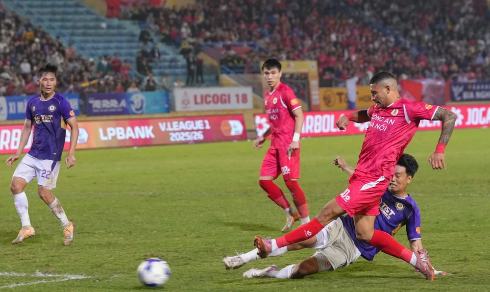 v-league-lo-dien-co-may-huy-diet-dang-so (7).jpg